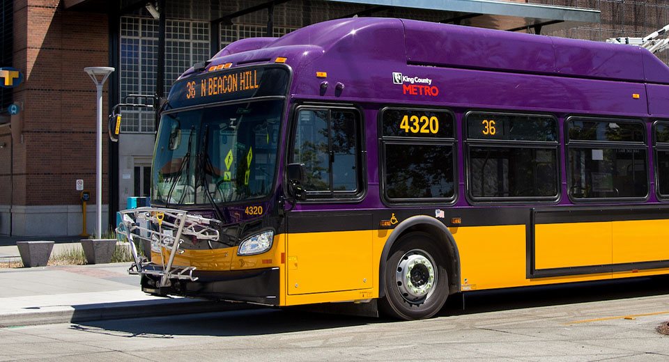 A King Country Metro bus on a Seattle street