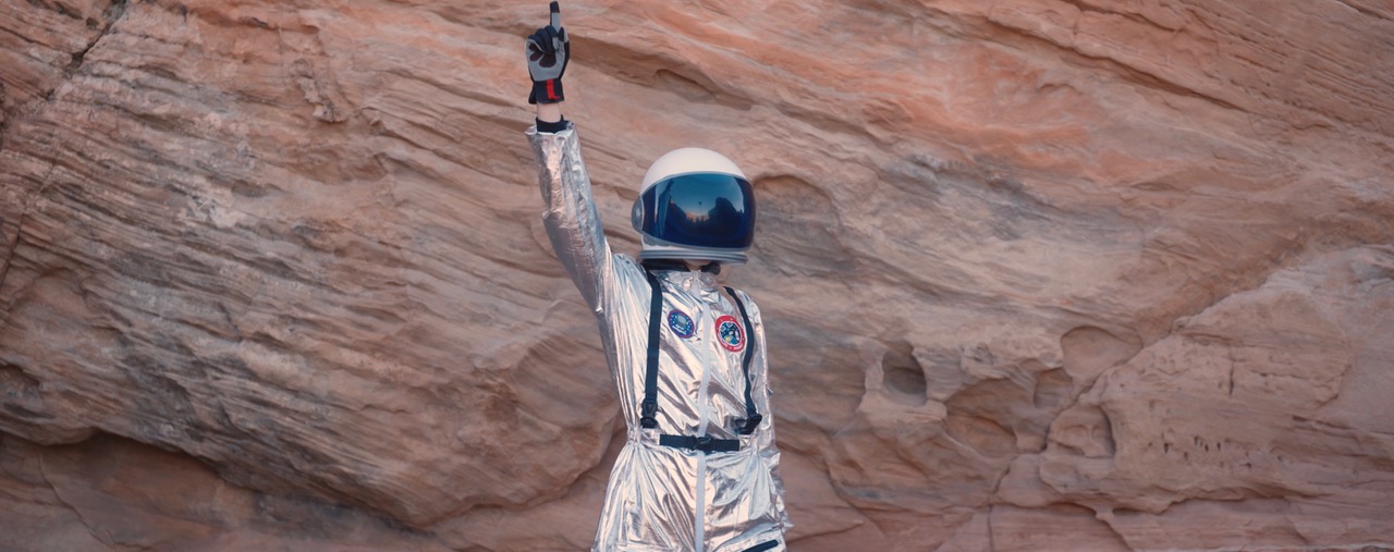 TOM'S ALIEN SPACE ADVENTURE 