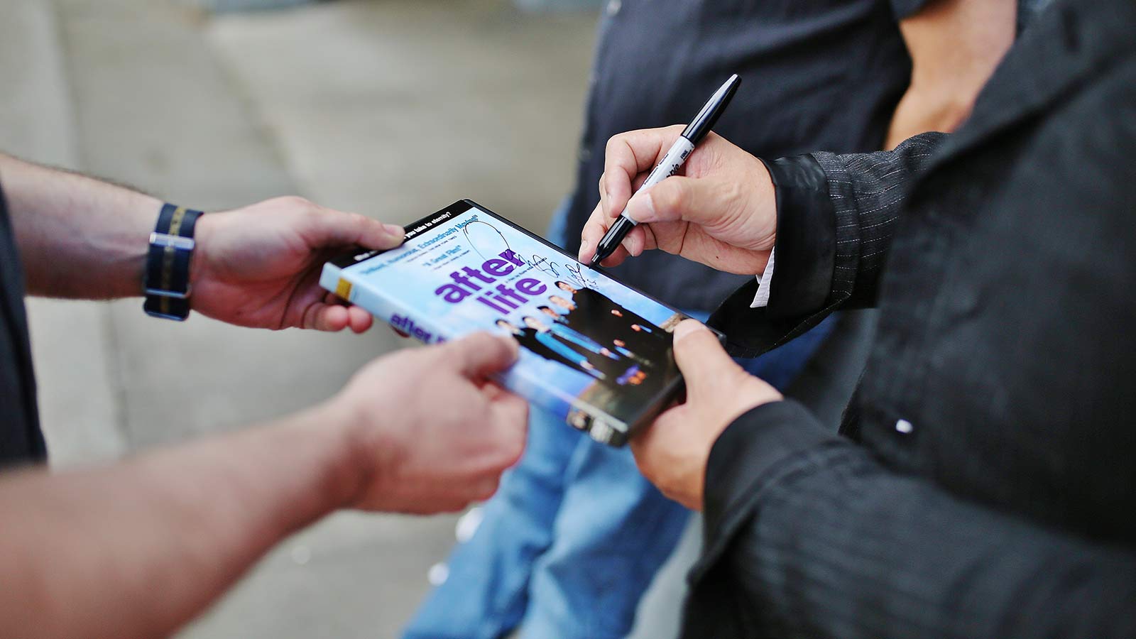 Signing DVD