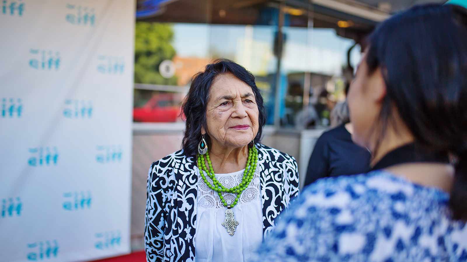 Dolores chats with Guests